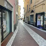 Casa A 100 Metri Dal Mare Apartmán *
