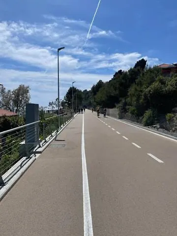 Casa A 100 Metri Dal Mare 아파트