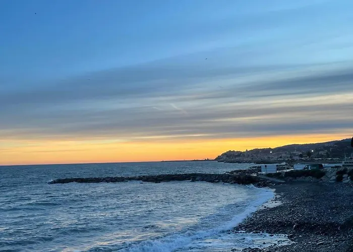 Casa A 100 Metri Dal Mare 아파트 *